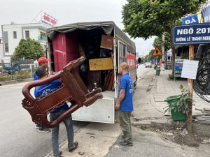 Dịch vụ dọn nhà Cẩm Phả trọn gói sử dụng xe tải thùng kín chuyên dụng.